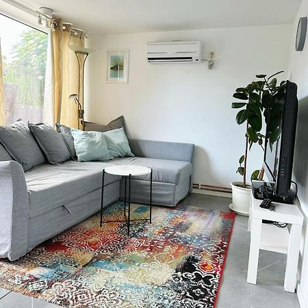 Centralt Och Havsnaera Med Utsikt Mot Pool Kalmar Exterior foto